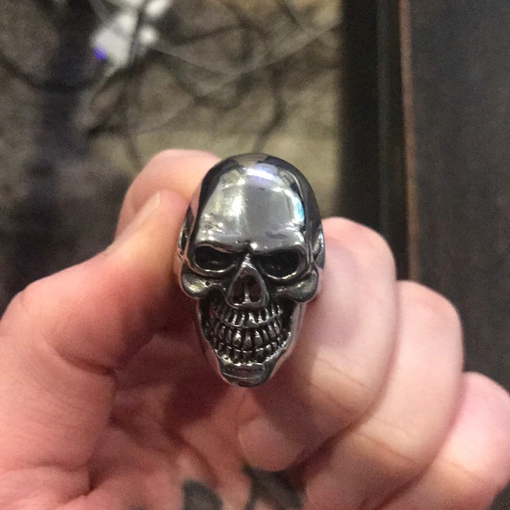 Stainless steel skull ring